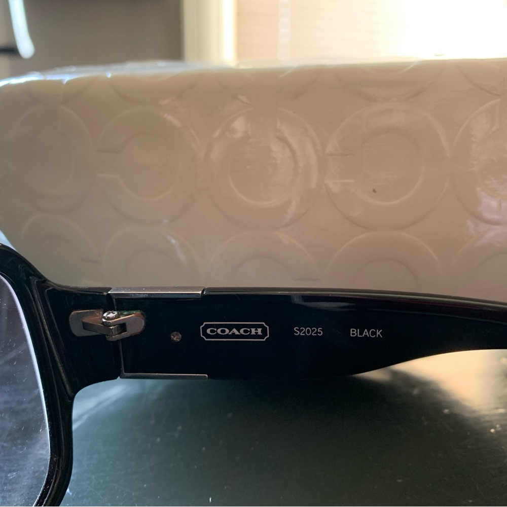 Coach Sunglasses S2025 - 001 Black Oval with Case - Picture 5 of 9